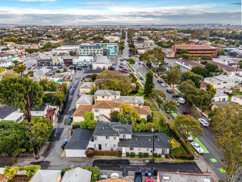 More Photos Of 2117 Stewart St, Santa Monica Apartments For Sale