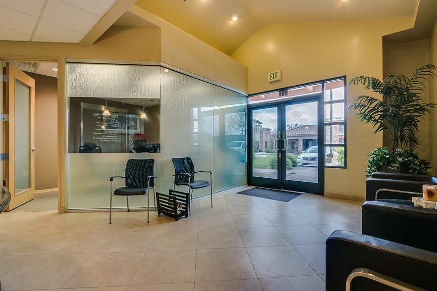 More Photos Of 9865 S Priest Dr, Tempe Unknown For Lease