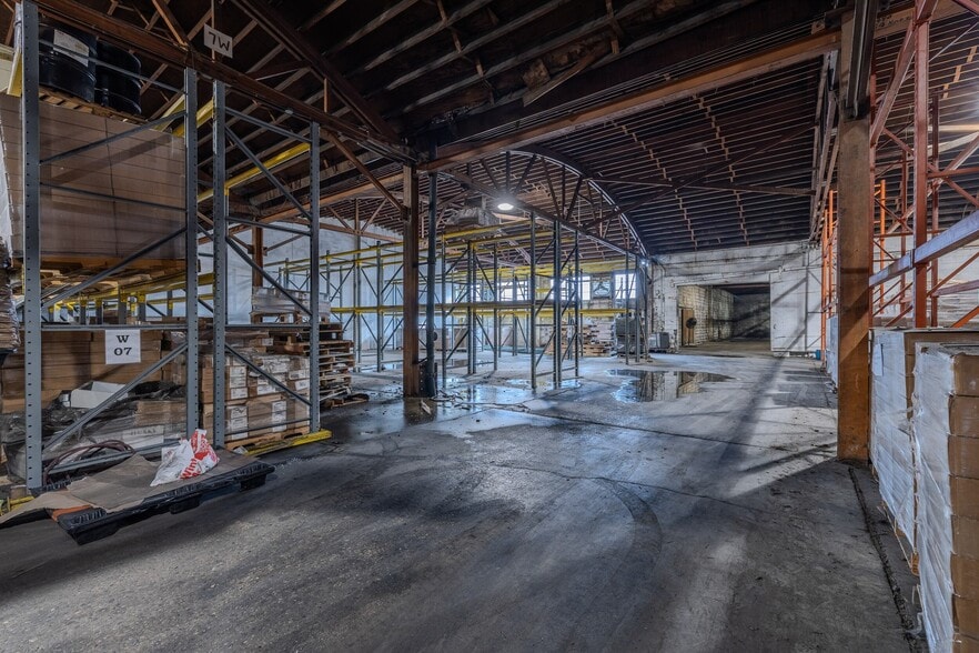 More Photos Of 3354 N 35th St, Milwaukee Distribution For Sale