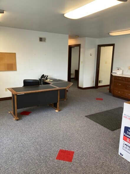 More Photos Of 3046 Industrial Blvd, Bethel Park Light Manufacturing For Lease