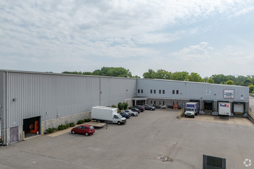 Primary Photo Of 2335 Union Rd, Cheektowaga Distribution For Lease