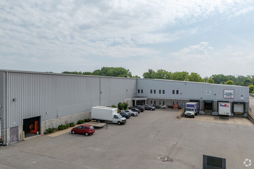 More Photos Of 2335 Union Rd, Cheektowaga Distribution For Sale