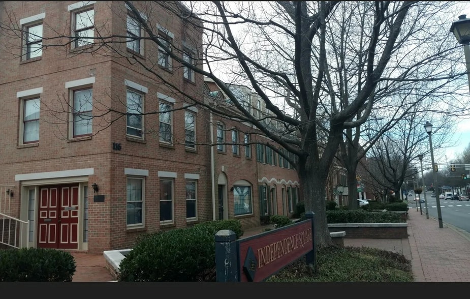 More Photos Of 100-122 E Broad St, Falls Church Office For Sale