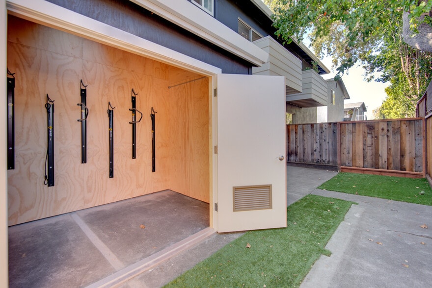 More Photos Of 1151 Davis St, Redwood City Apartments For Sale