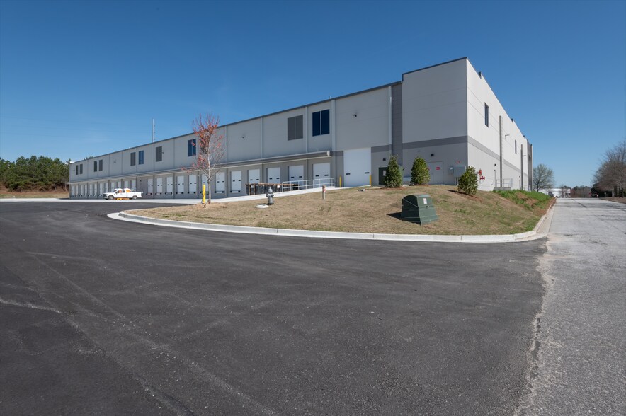 More Photos Of 2223 Thornton Rd, Douglasville Warehouse For Lease