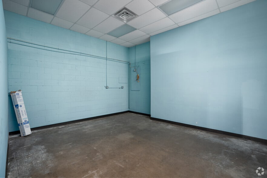 More Photos Of 3216-3254 E Broadway St, Pearland Unknown For Lease