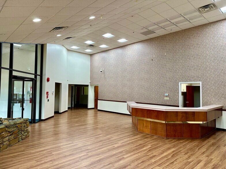 More Photos Of 505 Blue Ball Rd, Elkton Office For Lease