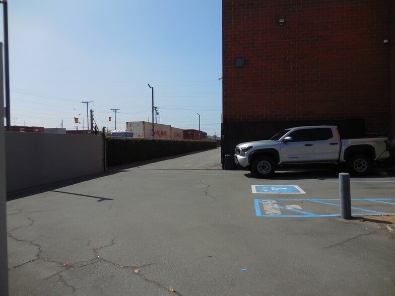 More Photos Of 1206-1210 W Jon St, Torrance Warehouse For Lease