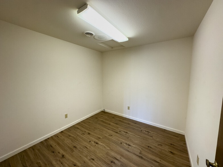 More Photos Of 16850 Willow Glen Rd, Brownsville Storefront Retail Office For Sale