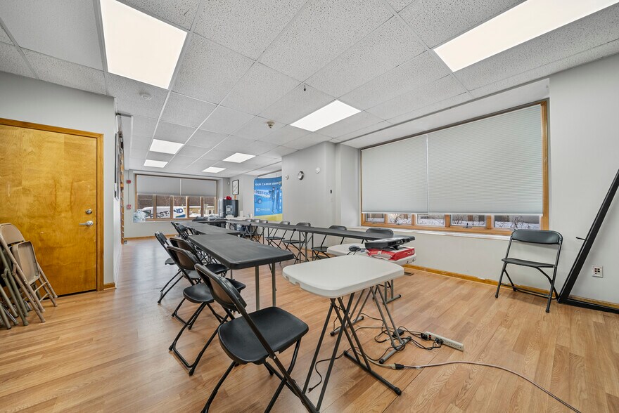 More Photos Of 91 Plaistow Rd, Plaistow Office For Lease