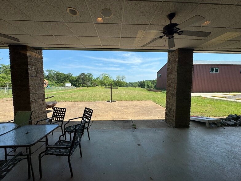 More Photos Of 2130 Country Club Rd, Palestine Golf Course Driving Range For Sale