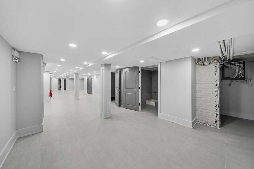 More Photos Of 619 W Randolph St, Chicago Restaurant For Sale