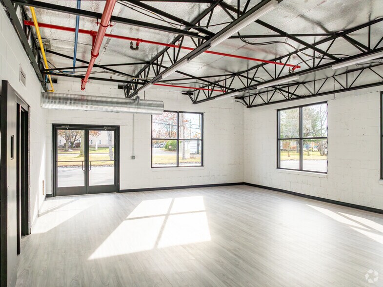 More Photos Of 22 Readington Rd, Branchburg Manufacturing For Lease