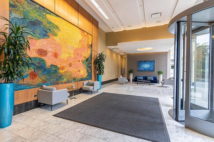 More Photos Of 555 W Kinzie St, Chicago Multifamily For Sale