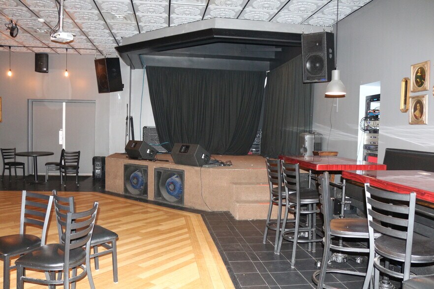 More Photos Of 427 E Monroe St, Springfield Office For Sale