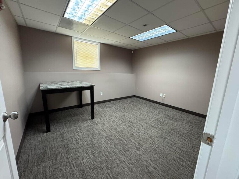 More Photos Of 222-224 Main St, Salem Office For Lease
