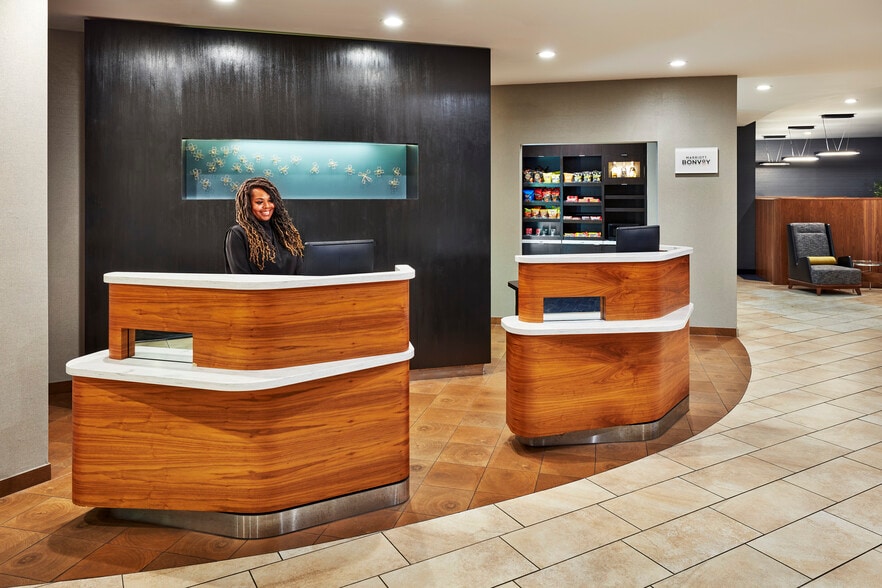 More Photos Of 1000 Fairgrounds Dr, Vallejo Hotel For Sale