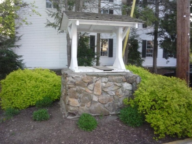 More Photos Of 12 Lower Center St, Clinton Office For Lease