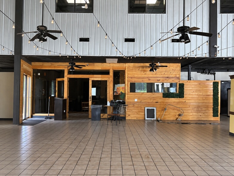 More Photos Of 11025 Hwy 78, Riverside Freestanding For Lease
