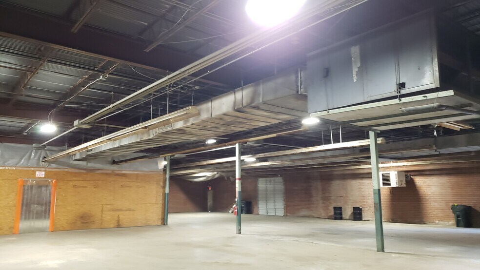 More Photos Of 203 Adams St, Burlington Warehouse For Sale