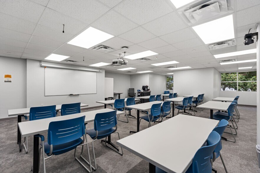 More Photos Of 1411 W Main St, League City Schools For Sale