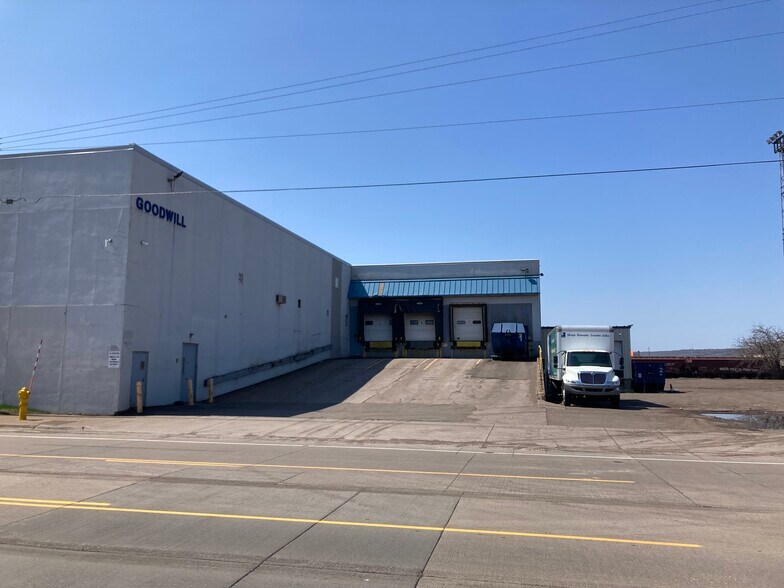 More Photos Of 700 Garfield Ave, Duluth Freestanding For Sale