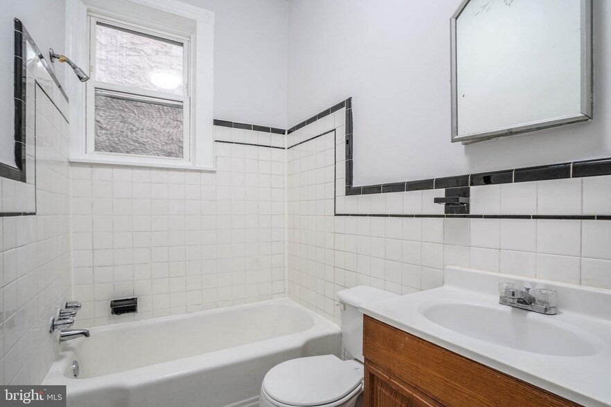 More Photos Of 2011 E Allegheny Ave, Philadelphia Apartments For Sale
