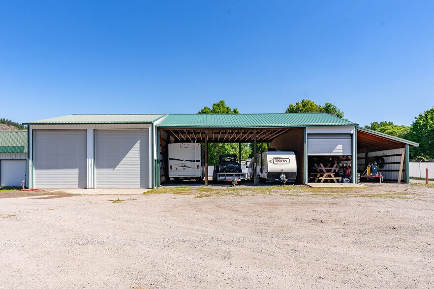 More Photos Of 8 W Curlew Lake Rd, Republic Self Storage For Sale