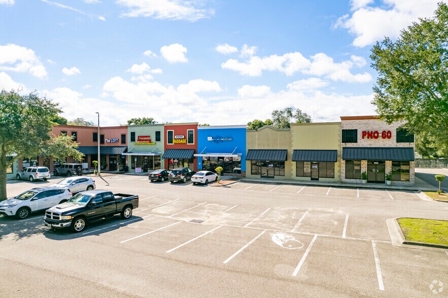 More Photos Of 905-959 E Brandon Blvd, Brandon Unknown For Lease