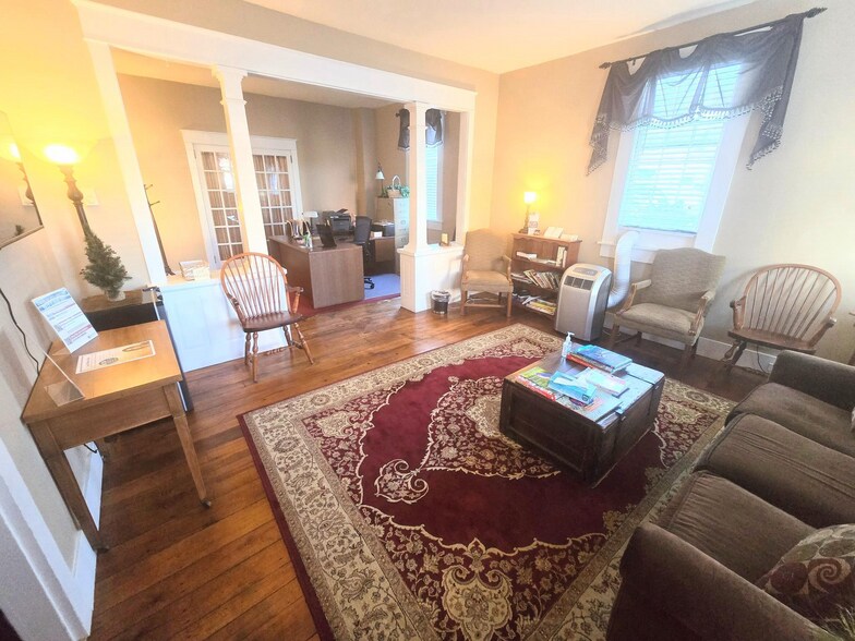 More Photos Of 108-110 S Main St, Manheim Office For Sale