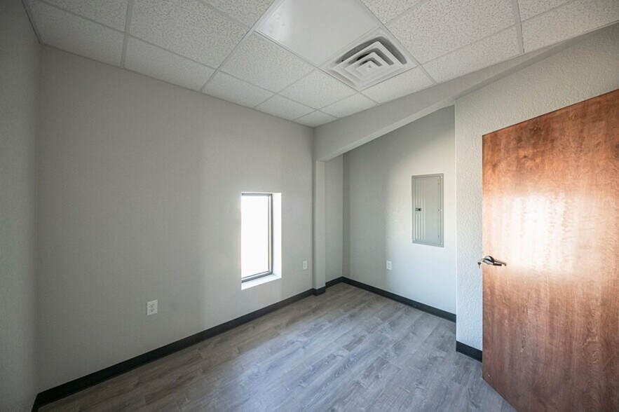 More Photos Of 14661 W I-20, Odessa Warehouse For Lease