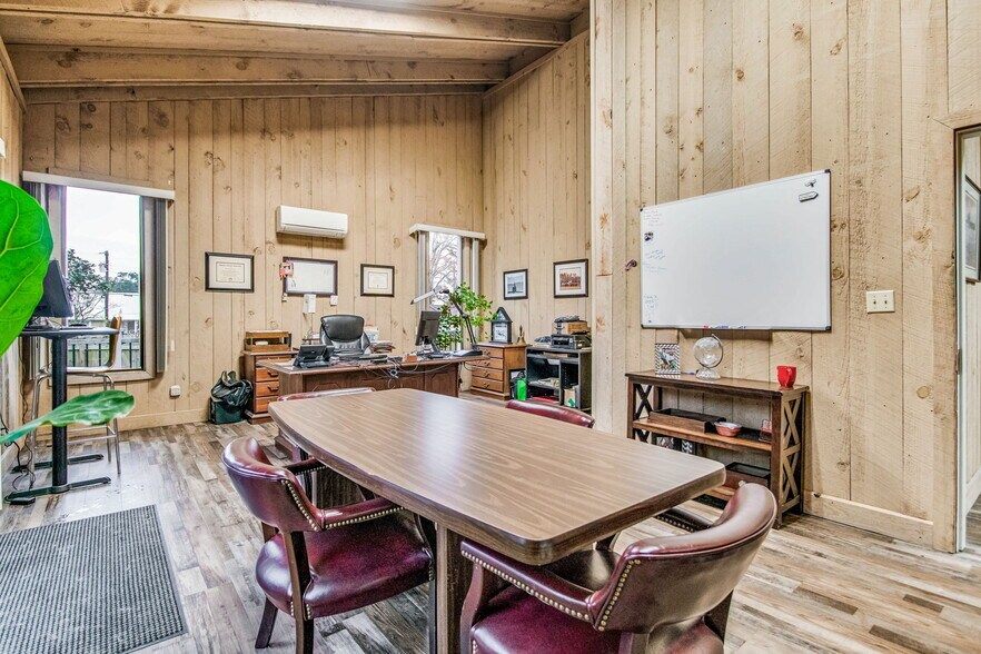 More Photos Of 725 S J St, Pensacola Office Residential For Sale