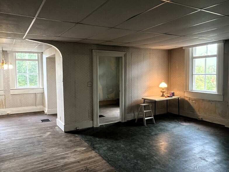 More Photos Of 17925 W Old US Highway 12, Chelsea Specialty For Sale
