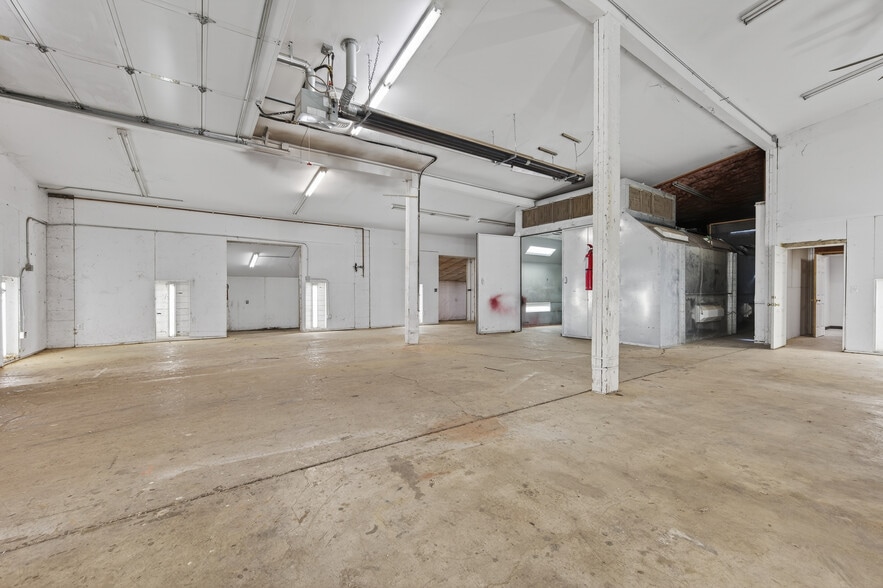 More Photos Of 2150 Cross St, Eugene Service For Lease