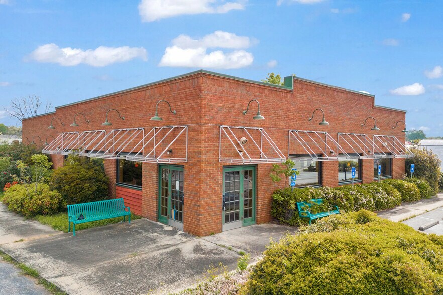 More Photos Of 1589 Big a Rd, Toccoa Flex For Sale