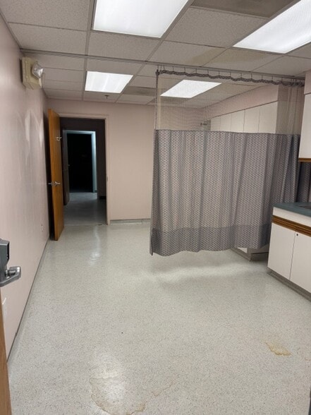 More Photos Of 2718-2720 Atlantic Ave, Atlantic City Office For Sale