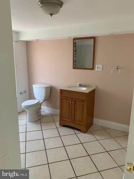 More Photos Of 107 N 6th St, Camden Office Residential For Sale