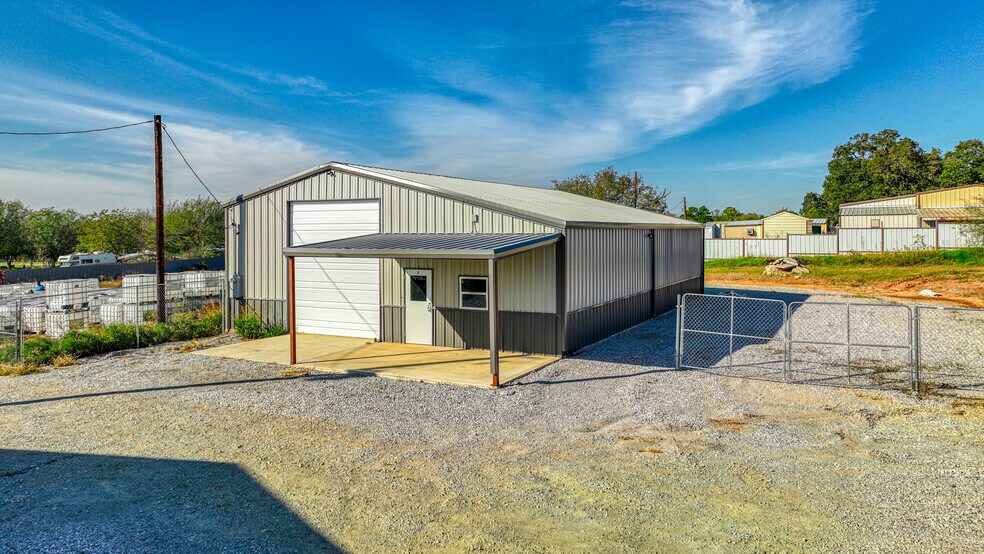 More Photos Of 11955 N FM 730, Azle Warehouse For Lease