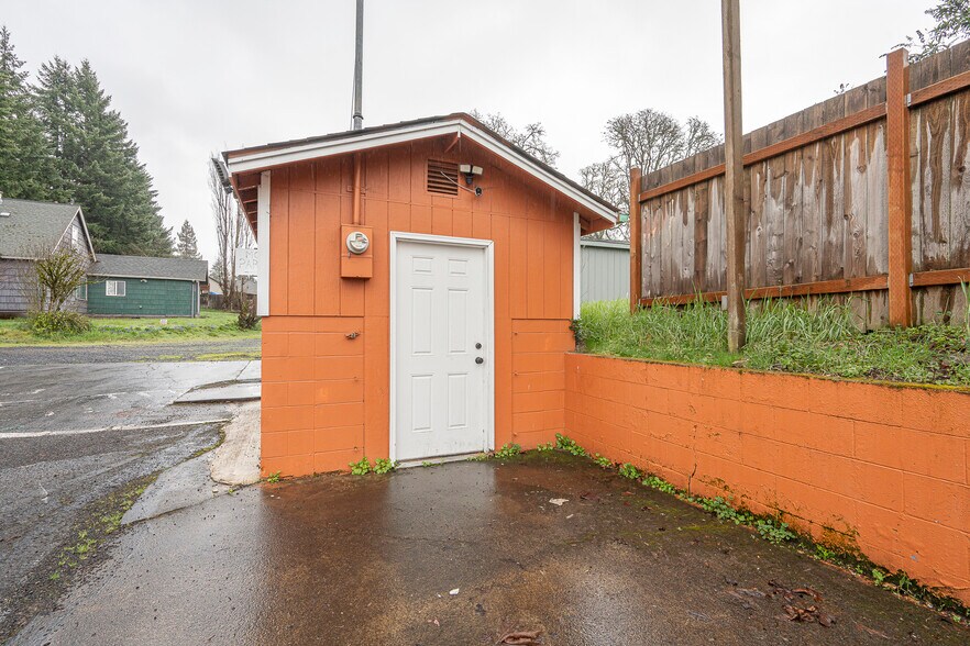 More Photos Of 3103 Highway 20, Sweet Home Restaurant For Sale