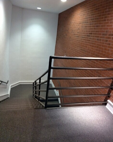 More Photos Of 1100 Kenilworth Ave, Charlotte Office For Lease