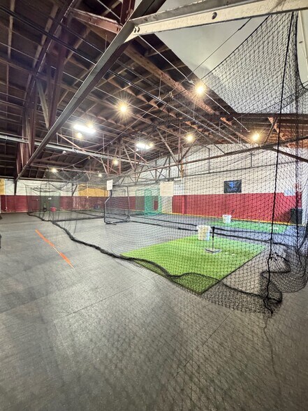 More Photos Of 250 Commonwealth Ave, Bristol Health Club For Lease