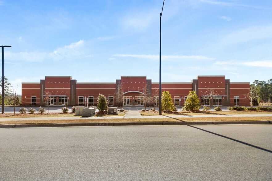 More Photos Of 2810 Procurement Cir, Fayetteville Flex For Sale