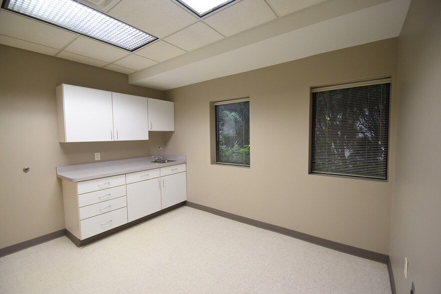 More Photos Of 4600 Main St, Buffalo Medical For Lease