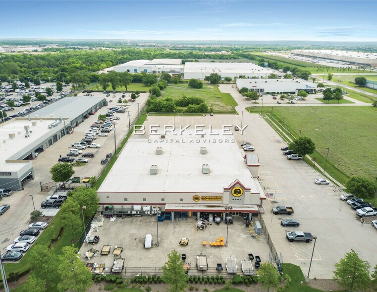 More Photos Of 9621 South Fwy, Fort Worth Freestanding For Sale