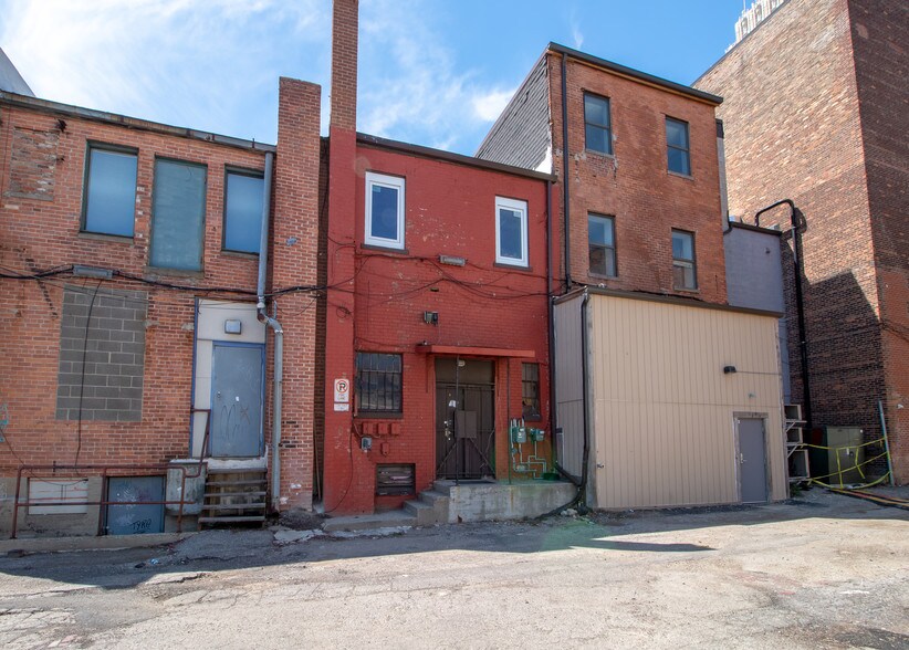 More Photos Of 6 N Saginaw St, Pontiac Storefront Retail Residential For Sale