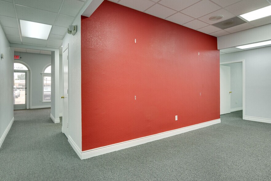 More Photos Of 310 N Main St, Keller Unknown For Lease