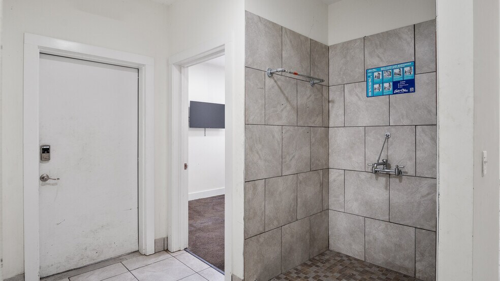 More Photos Of 235 N Mosby Ave, Littleton Restaurant For Sale