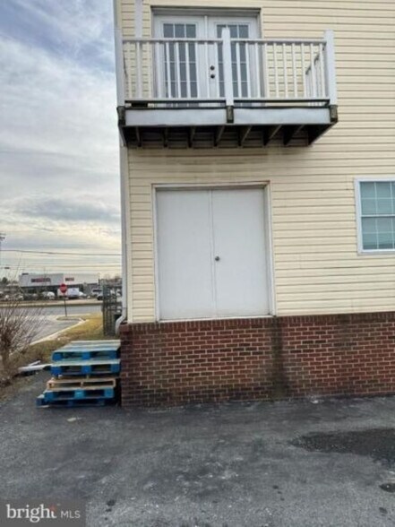 More Photos Of 7544 Holabird Ave, Dundalk Office For Sale