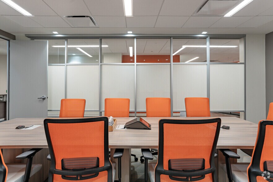 More Photos Of 1530 Wilson Blvd, Arlington Office For Lease