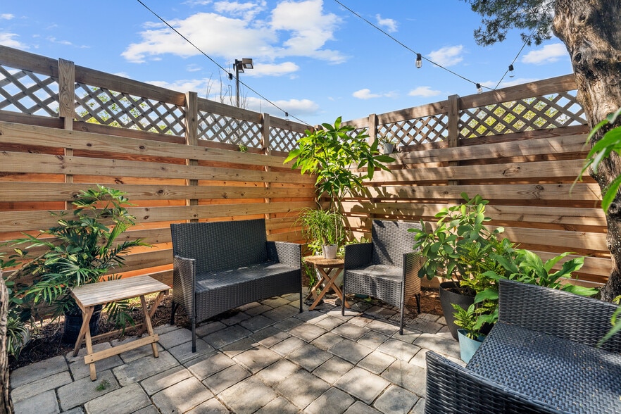 More Photos Of 56 Grove Ave, Saint Augustine Restaurant For Sale